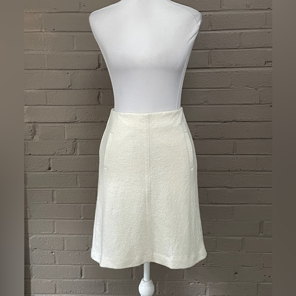 Ann Taylor Boucle Ivory skirt 6